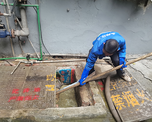 四子王清掏化粪池